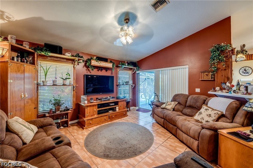 Welcome to this beautifully maintained 2-bedroom, 2-bathroom - photo 33