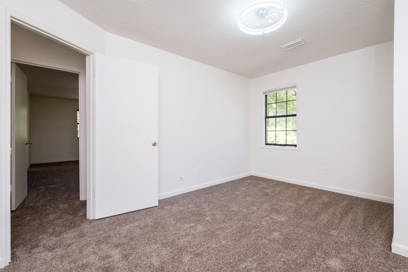 THERE IS AN ARMED ALARM, PLEASE SEE AGENT REMARKS FOR - photo 34