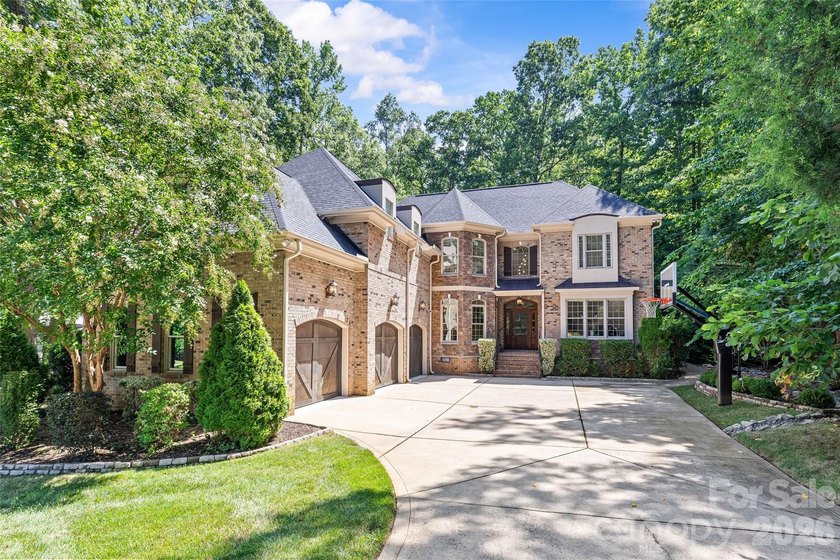 Welcome to 3030 Ashford Glen Drive, a beautifully renovated - photo 2