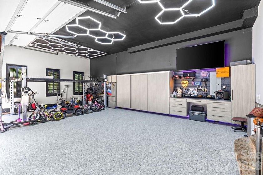 Welcome to 3030 Ashford Glen Drive, a beautifully renovated - photo 5