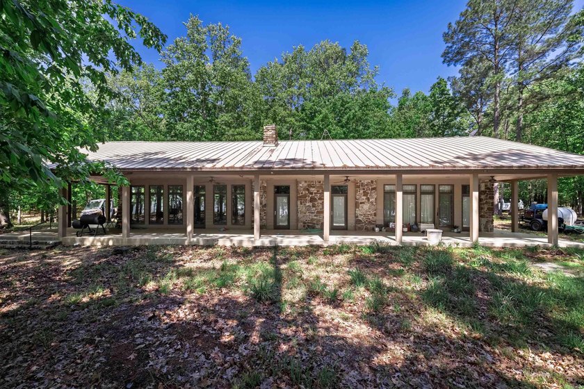Welcome to an extraordinary legacy property at 211 Hale Rd - photo 33