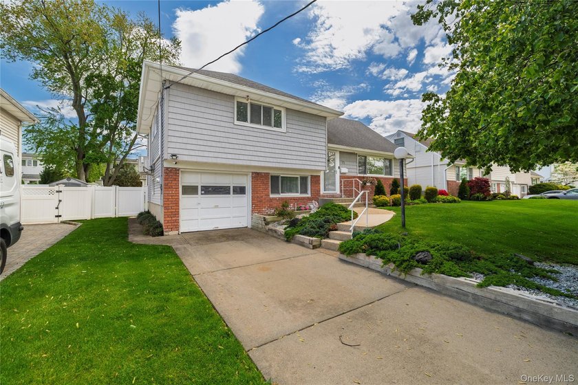 Welcome to this beautifully updated, move-in ready expanded - photo 3
