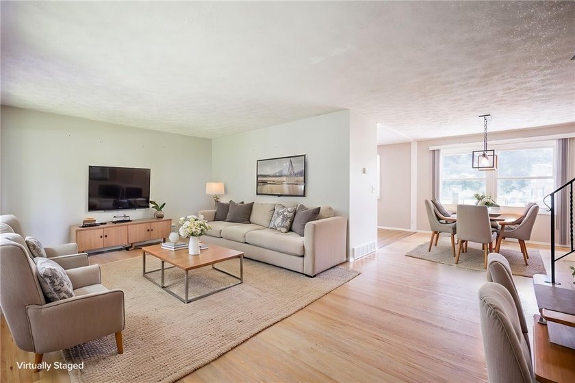 Welcome home to this beautifully maintained 3-bedroom - photo 6