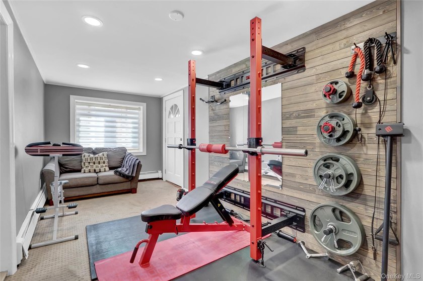 Welcome to 512 Links Drive East in Oceanside. This beautiful - photo 16