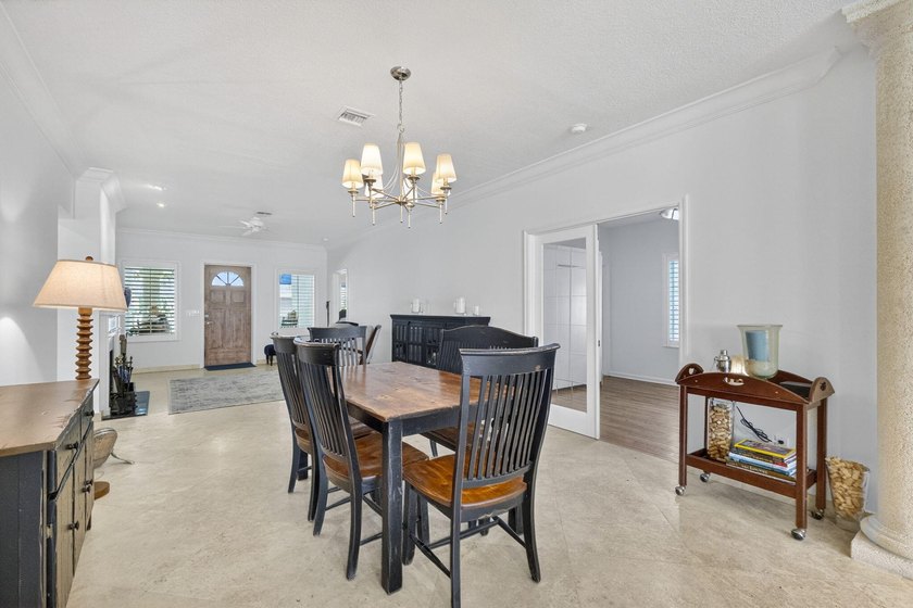 Gorgeous Rio Vista Residence! This coveted location and property - photo 11