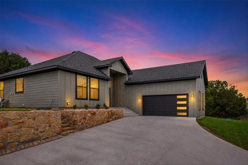 Welcome to this beautiful brand-new home in the highly desirable - photo 2