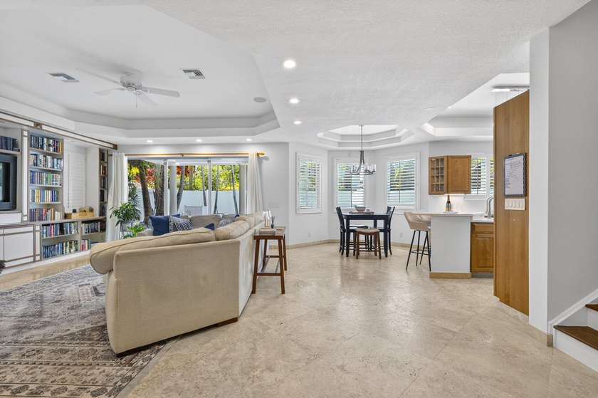 Gorgeous Rio Vista Residence! This coveted location and property - photo 13