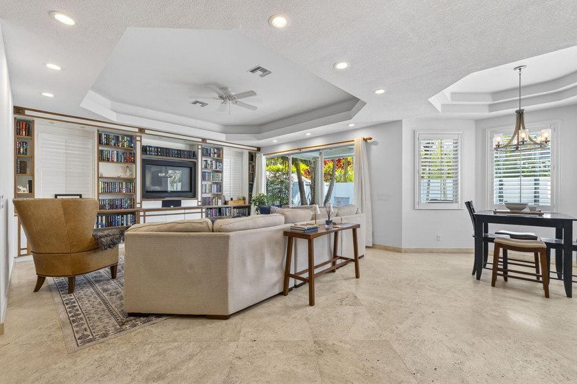 Gorgeous Rio Vista Residence! This coveted location and property - photo 14