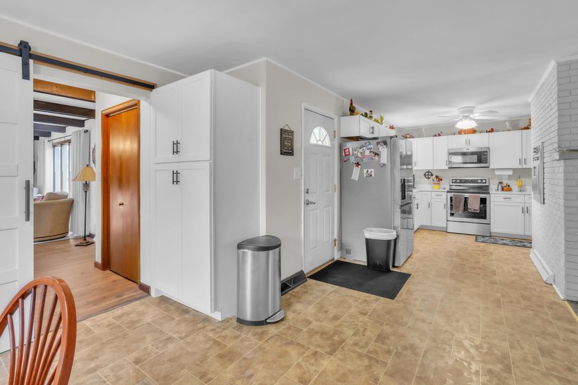 What an absolutely adorable, move-in ready home! From the moment - photo 25