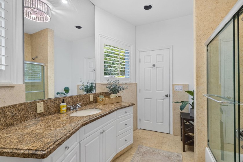 Gorgeous Rio Vista Residence! This coveted location and property - photo 30