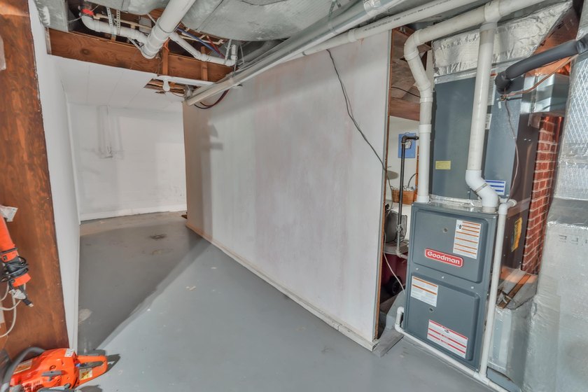 What an absolutely adorable, move-in ready home! From the moment - photo 35
