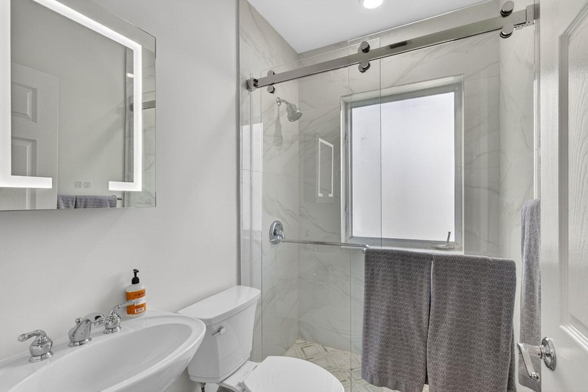 Gorgeous Rio Vista Residence! This coveted location and property - photo 35