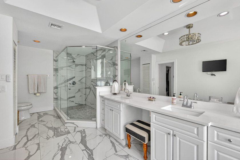 Gorgeous Rio Vista Residence! This coveted location and property - photo 50
