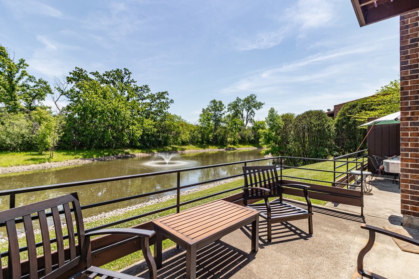 Welcome to this absolutely charming 2-bedroom, 2.1-bath townhome - photo 4