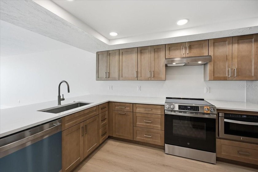 Virtually Stagedpletely renovated 2-bedroom, 2-bath residence on - photo 8