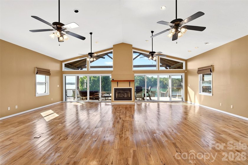 Tucked into the coveted Marion Lake Club community, this - photo 5