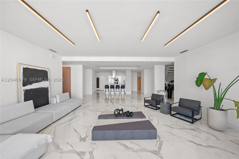 PRICED FOR IMMEDIATE SALE THE PENTHOUSE TOWER SUITE AT THE CROWN - photo 14