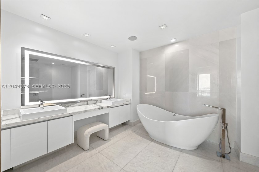 PRICED FOR IMMEDIATE SALE THE PENTHOUSE TOWER SUITE AT THE CROWN - photo 21
