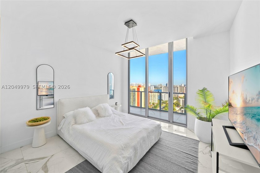 PRICED FOR IMMEDIATE SALE THE PENTHOUSE TOWER SUITE AT THE CROWN - photo 27
