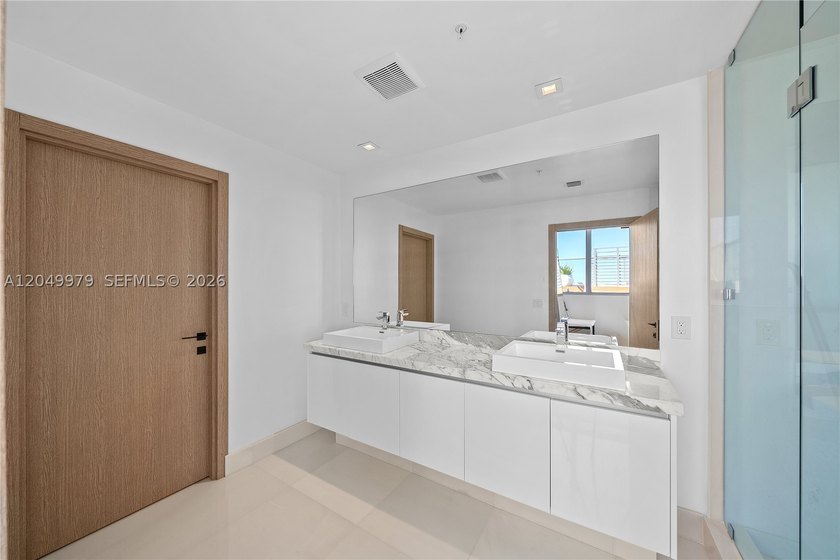 PRICED FOR IMMEDIATE SALE THE PENTHOUSE TOWER SUITE AT THE CROWN - photo 38