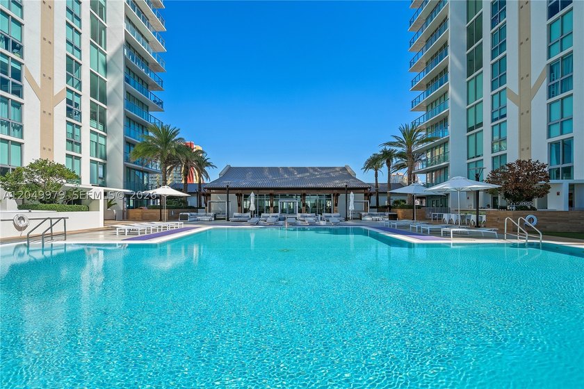 PRICED FOR IMMEDIATE SALE THE PENTHOUSE TOWER SUITE AT THE CROWN - photo 43