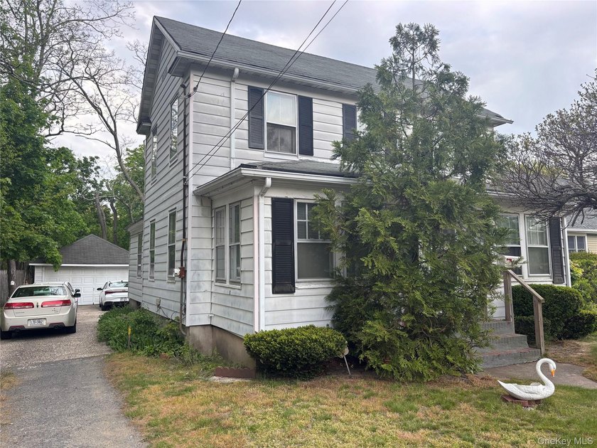 Historical Marvel 3 Br Colonial features Hardwood floors, 1,400 - photo 3