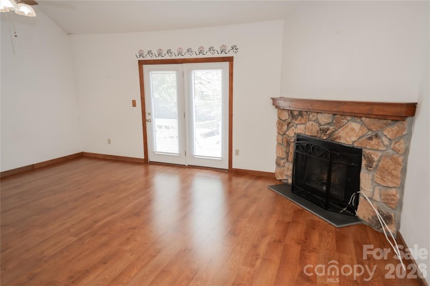 Exceptional value and low-maintenance living await at 100 Willow - photo 2
