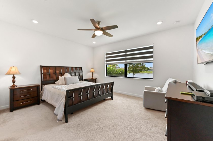 Welcome to this 4 bedroom, 2 bathroom with a private den/office - photo 13