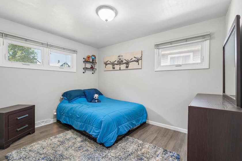 Welcome home to this impeccably maintained, low-maintenance - photo 17