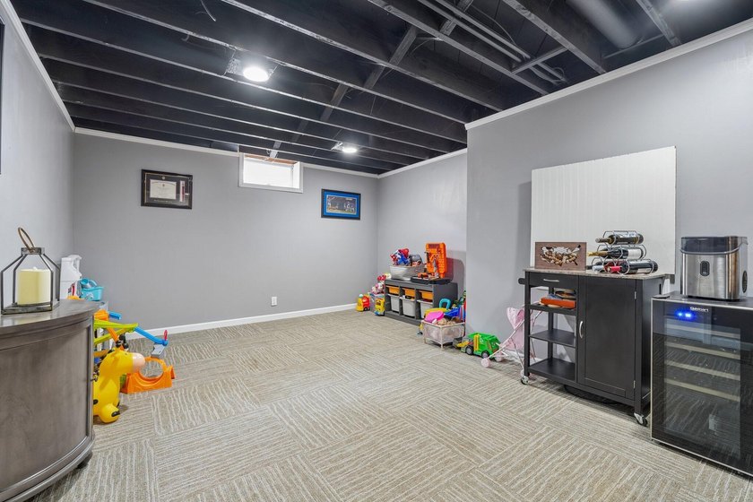 Welcome home to this impeccably maintained, low-maintenance - photo 25