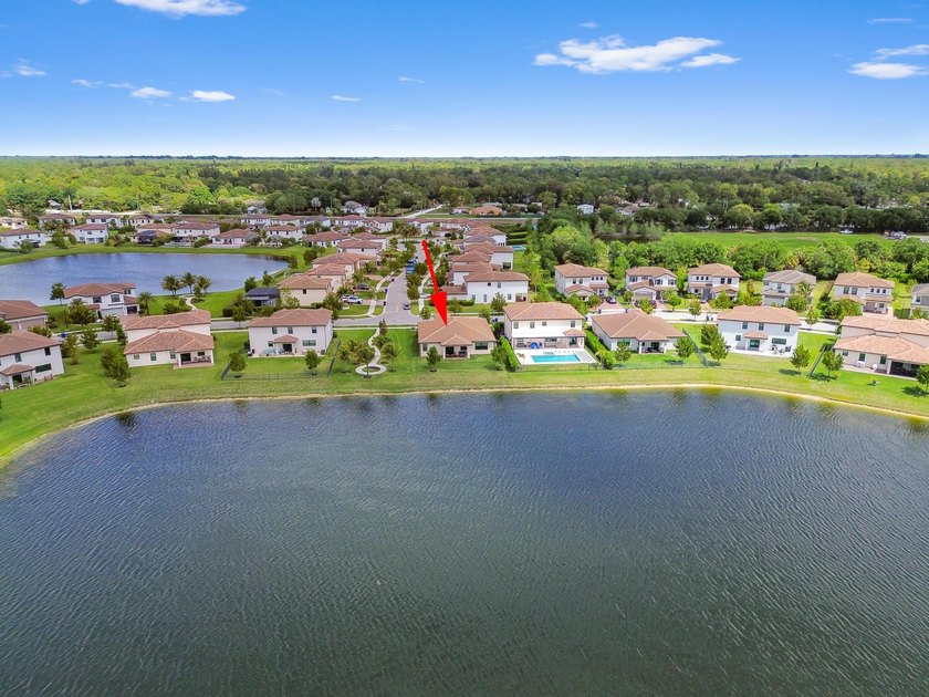 Welcome to this 4 bedroom, 2 bathroom with a private den/office - photo 32