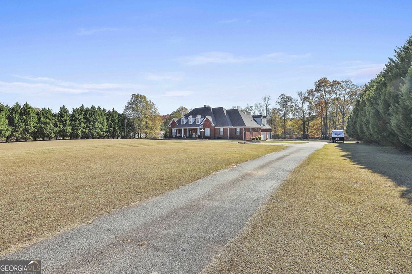 YOU MUST SEE THIS IMMACULATE CUSTOM BUILT ALL BRICK HOME ON - photo 10