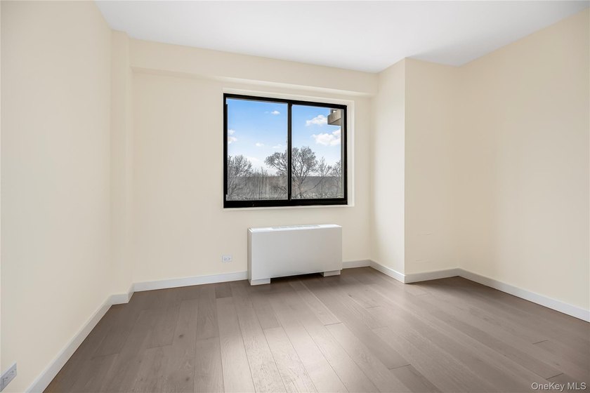 Come see this tastefully renovated one-bedroom with river views - photo 11