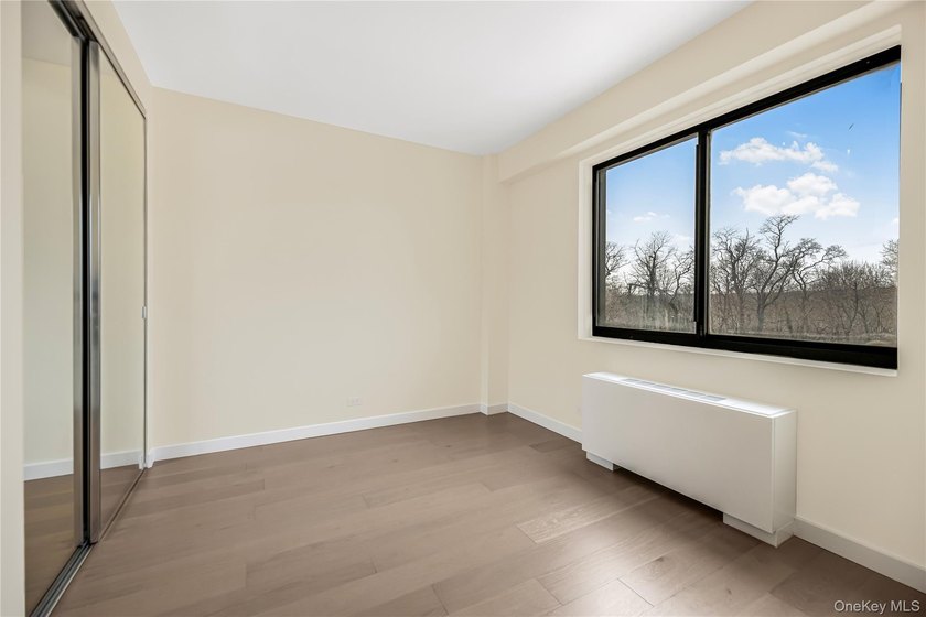 Come see this tastefully renovated one-bedroom with river views - photo 12
