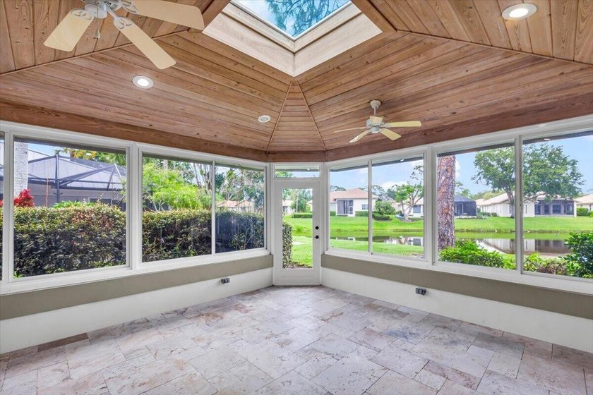 Great opportunity to own a one-story, true 3-bedroom villa in - photo 30