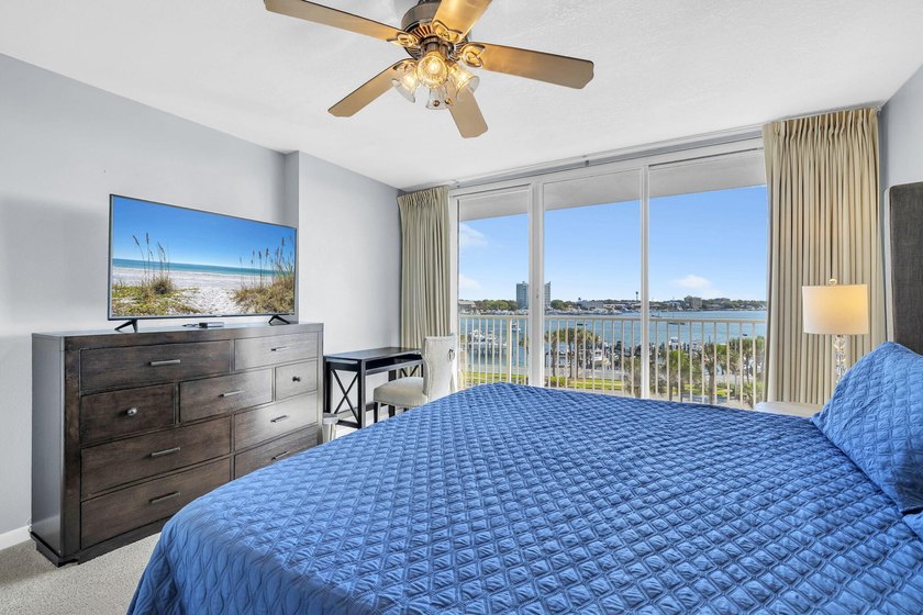 Boat Slip Included! Experience breathtaking panoramic views of - photo 10
