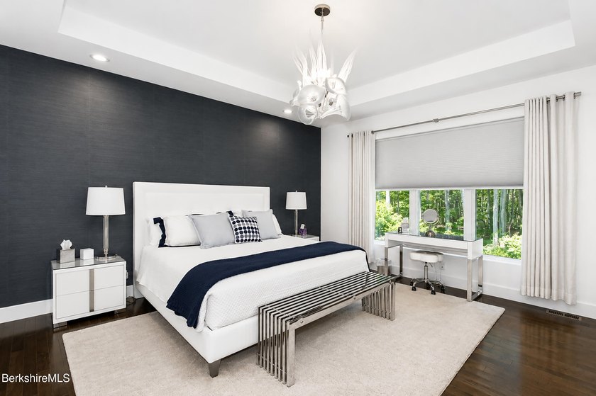 Experience refined Berkshire living at Devon Meadows, one of the - photo 11