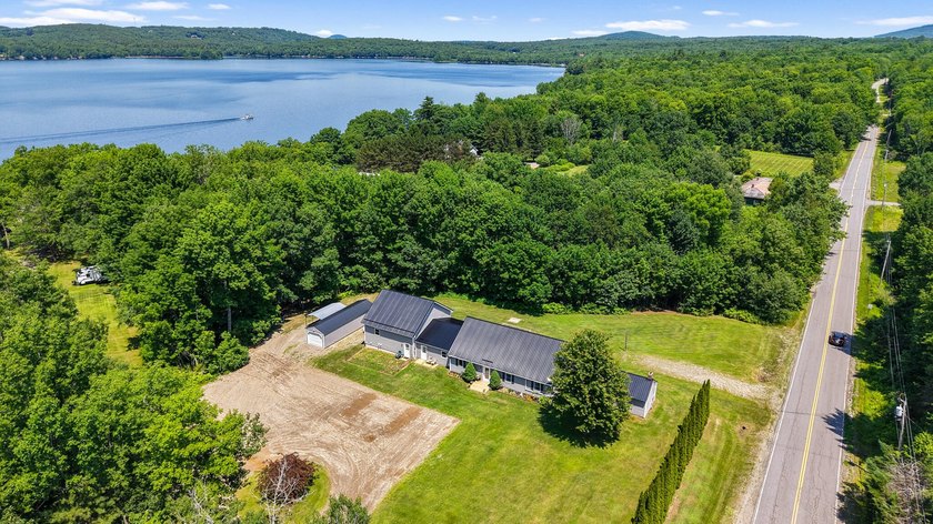 Welcome to 1 Dakin Lane, where modern comfort meets Maine living - photo 11
