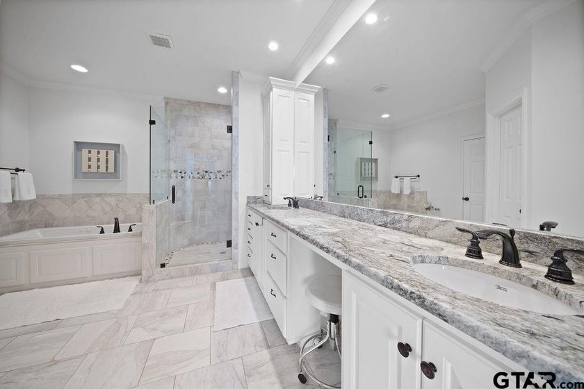 Remodeled and unique home on Lake Palestine in very special - photo 22