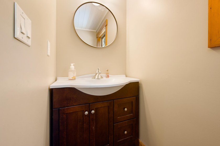 Welcome to 1 Dakin Lane, where modern comfort meets Maine living - photo 26