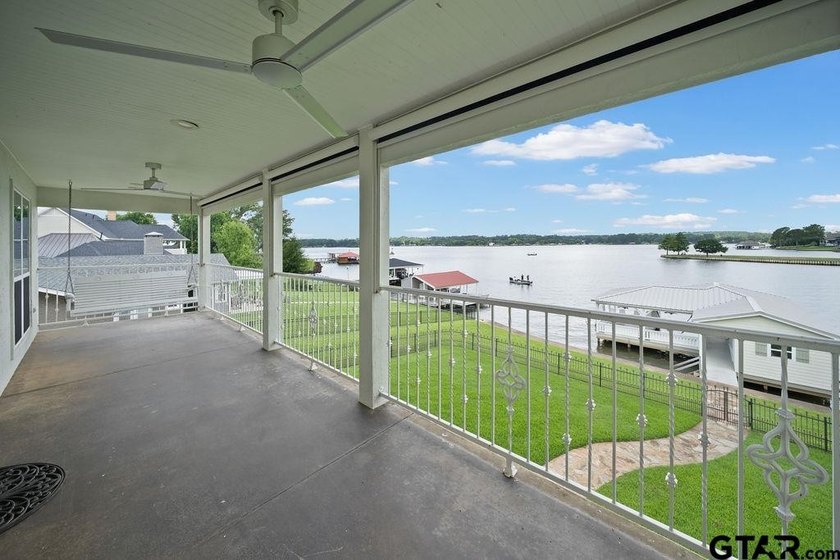 Remodeled and unique home on Lake Palestine in very special - photo 28