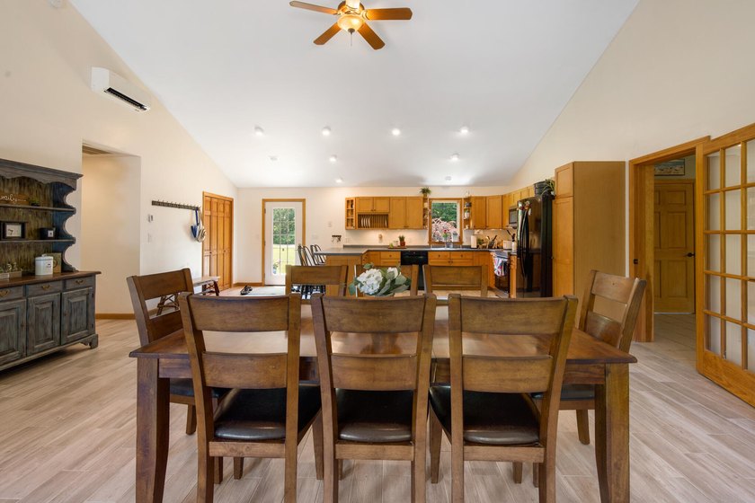 Welcome to 1 Dakin Lane, where modern comfort meets Maine living - photo 34