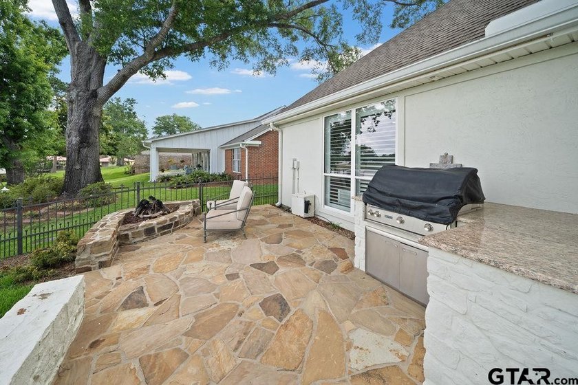 Remodeled and unique home on Lake Palestine in very special - photo 39