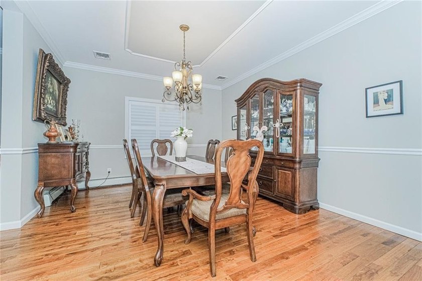 Tottenville-Fully Detached Colonial, an absolute stunning home - photo 7