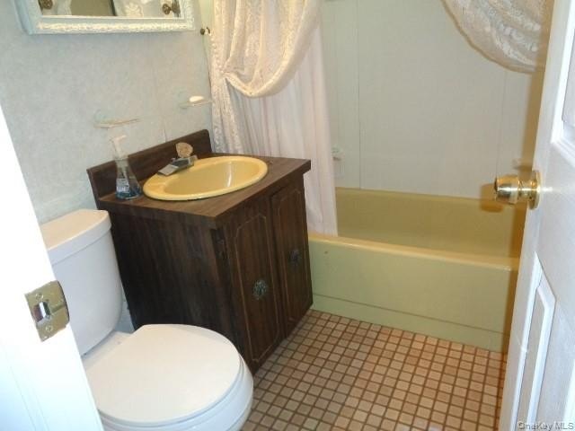Well-maintained 3-bedroom, 2-bath expanded ranch featuring - photo 7