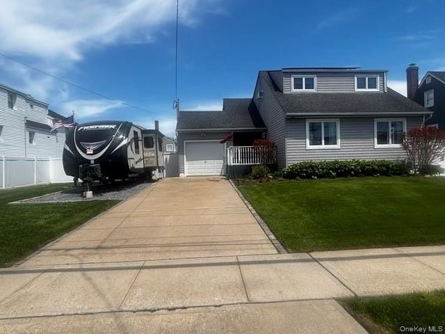 Beautiful 3 bedroom Split, Family room 2 Bathrooms Pool w/ Deck - photo 5