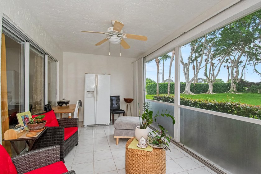 Beautiful updated corner unit 2 br 2 bath.+55 community - photo 34