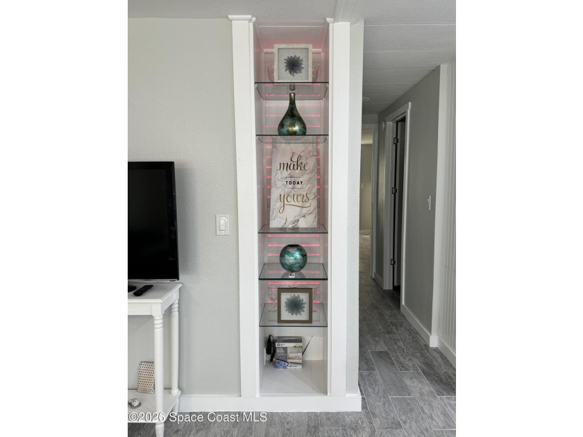 REMODELED Fully furnished light bright (Bay Windows), open - photo 36