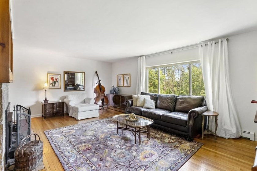 Welcome to this spacious 3 bedroom home in Charlevoix set on 4.2 - photo 16