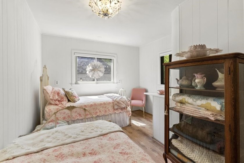 Welcome to this spacious 3 bedroom home in Charlevoix set on 4.2 - photo 26